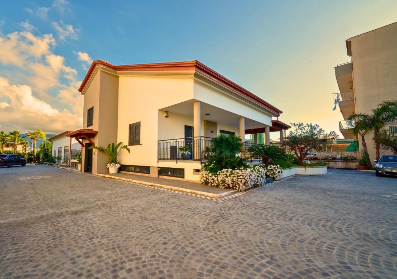 Villa Dei Cesari Bed & Breakfast Santa Maria La Carita Luaran gambar